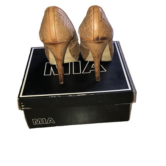 MIA  Boston Proper Laser cut out peep toe heels Size 8.5 - Picture 4 of 6